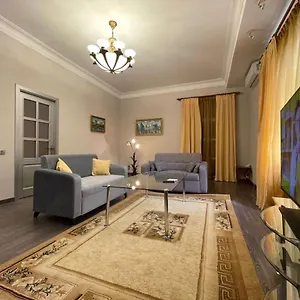 Old Lux Апартаменты