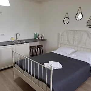 Tom's House Апартаменты