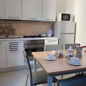 Apartment Biennale Bianco & Rosso